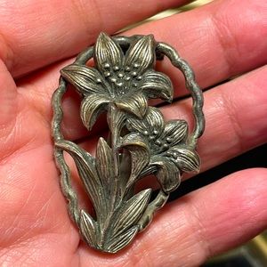 Scarf clip pin silver pewter flowers